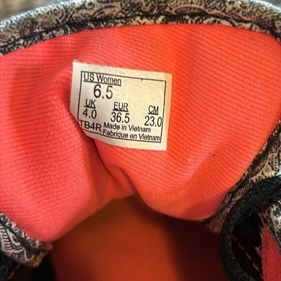 Vans Paisley Print Sneakers - Picture 3 of 6